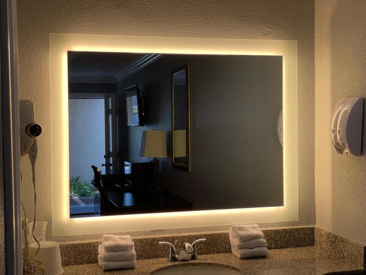 Legacy Inn & Suites Anaheim Eksteriør billede