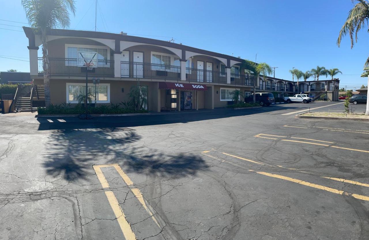 Legacy Inn & Suites Anaheim Eksteriør billede
