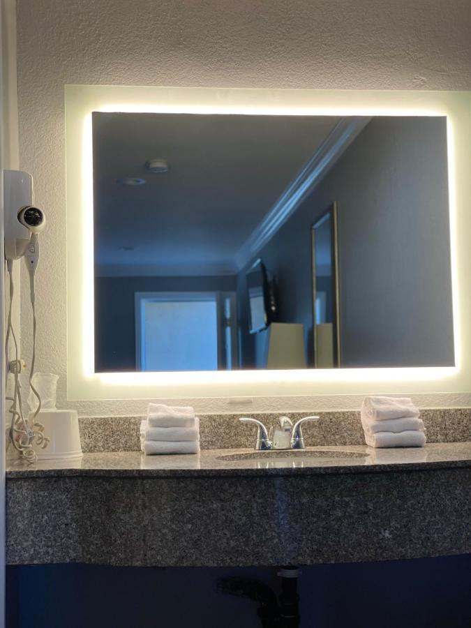 Legacy Inn & Suites Anaheim Eksteriør billede