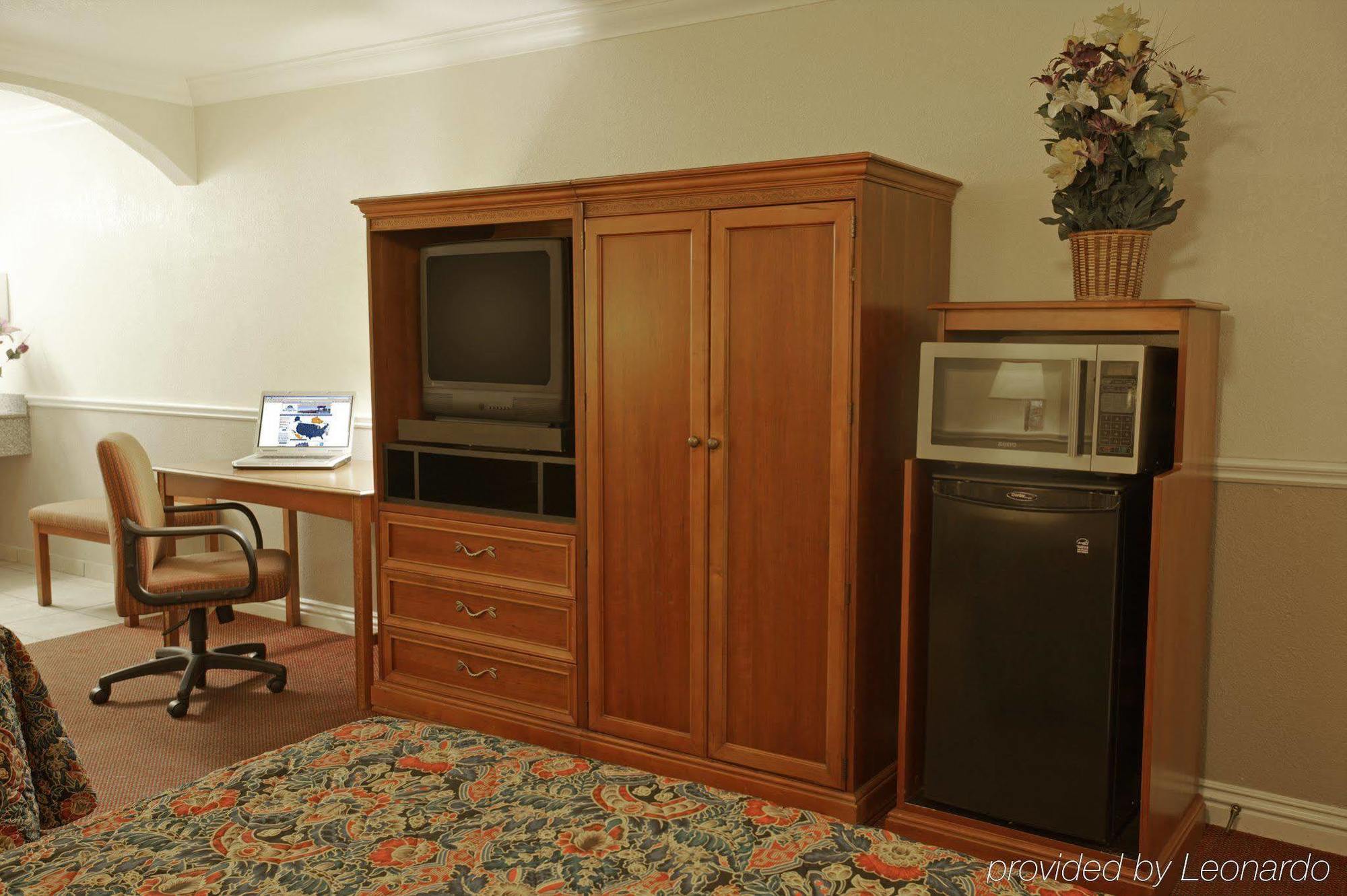 Legacy Inn & Suites Anaheim Eksteriør billede